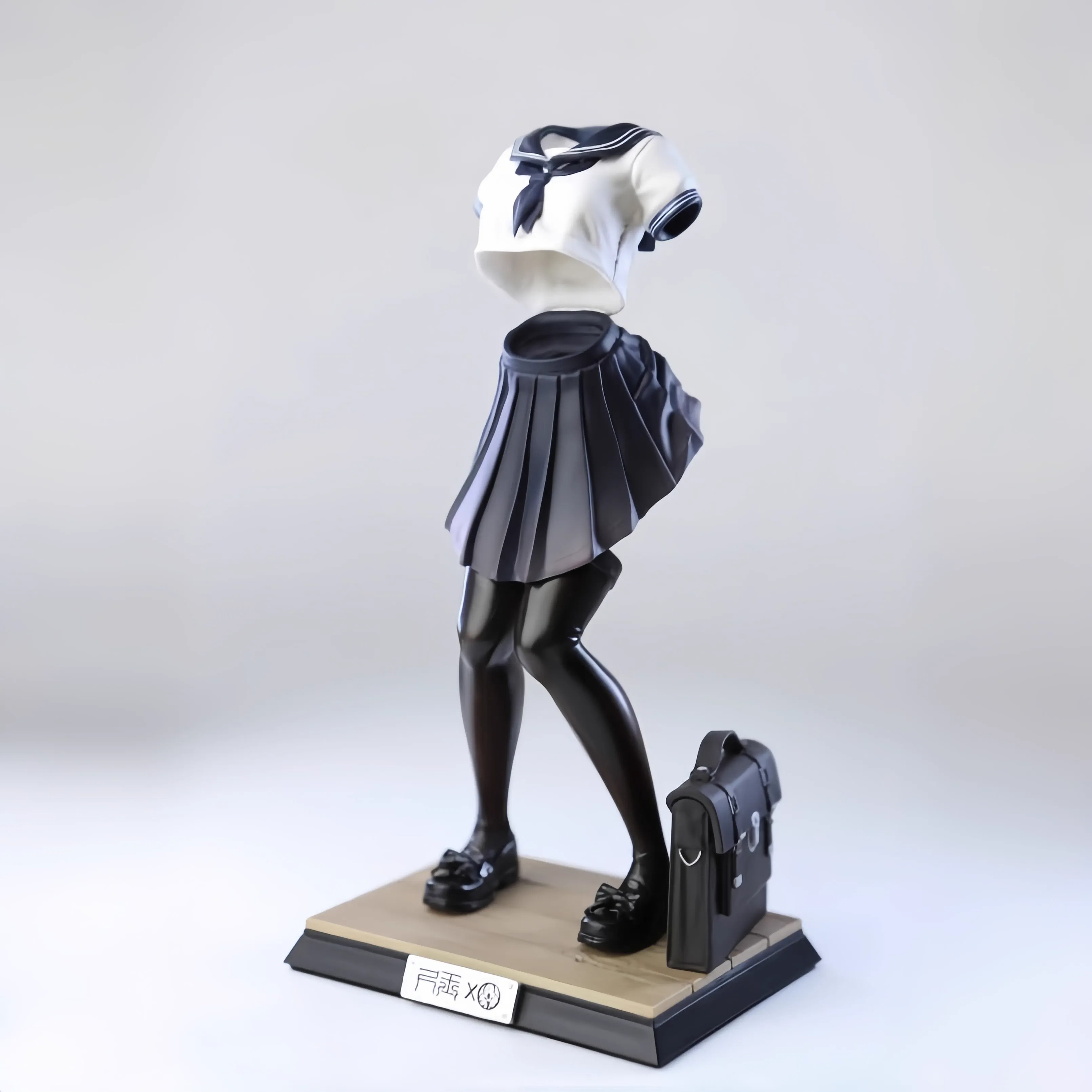 Japanese Snacks - Entzückende GK-Figur „Kaiserneue Kleider“, niedliche Desktop-Computer-Gehäusedekoration,